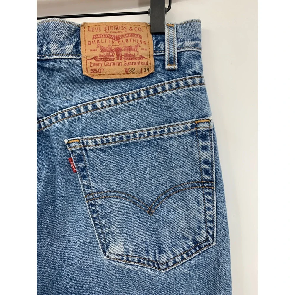 Vintage Levis 550 Jeans Mens 32x34 Blue Relaxed Fit Fade 90s Denim Pants